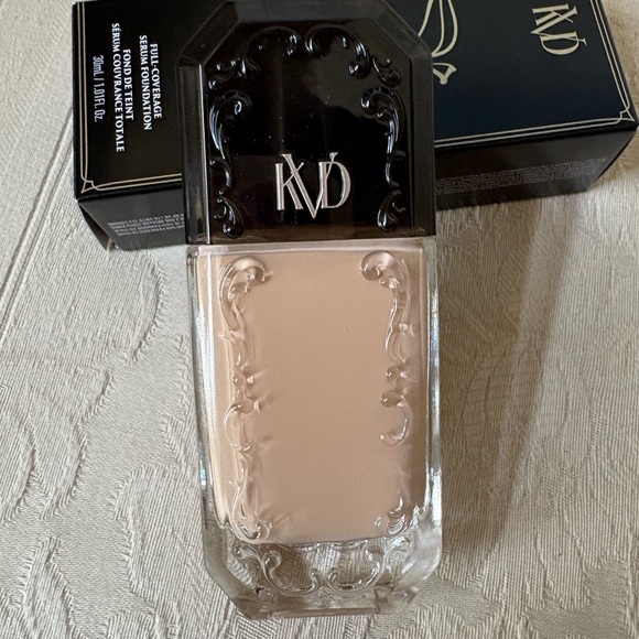 Kat Von D KVD Good Apple Serum Foundation in Light 012 BNIB
